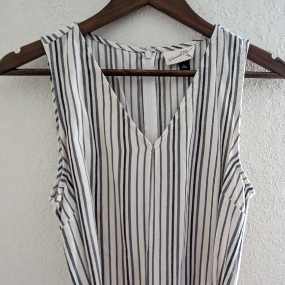 Universal Thread X Target Striped Sleeveless Wide Leg Jumpsuit NWOT! 🤍 - Picture 3 of 9